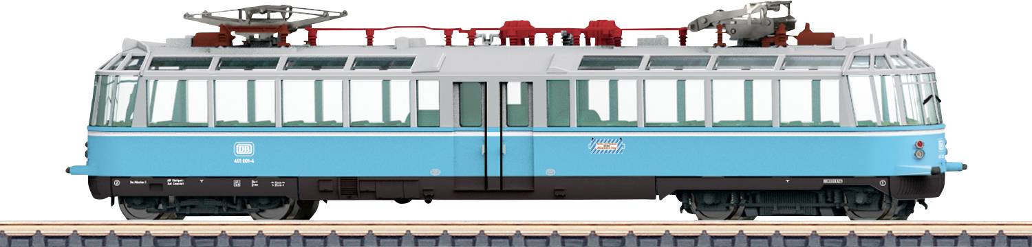 Un modèle de voiture ferroviaire vintage bleue au design aérodynamisé, doté de grandes fenêtres et d'équipements électriques aériens, exposé sur une voie de chemin de fer.