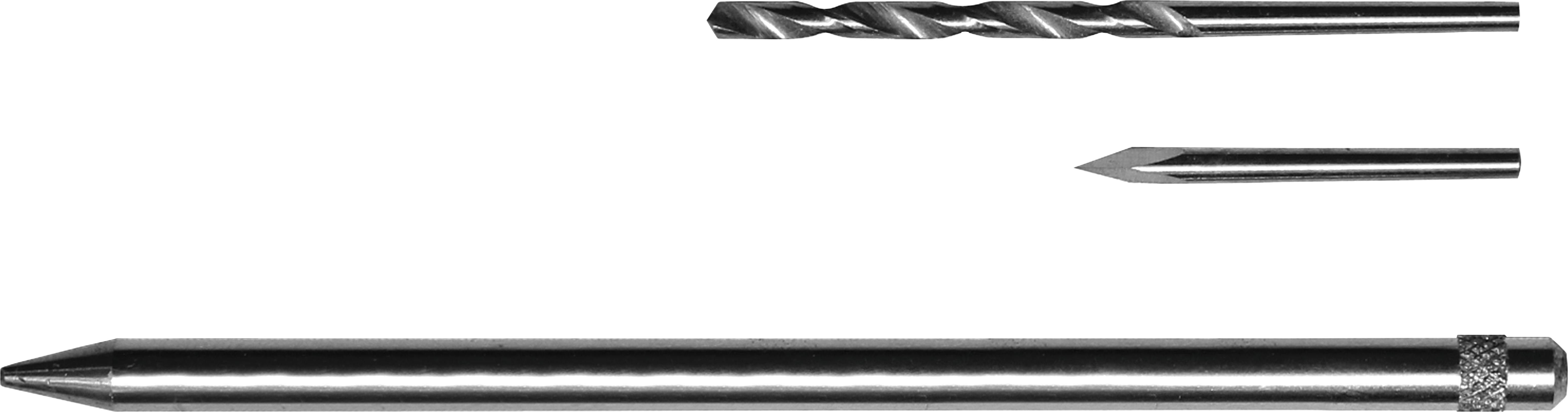 Ein Kugelschreiber liegt horizontal unterhalb eines Bohrers und eines kleineren Präzisionsbohrstachels, alle parallel zueinander gegen einen weißen Hintergrund ausgerichtet.