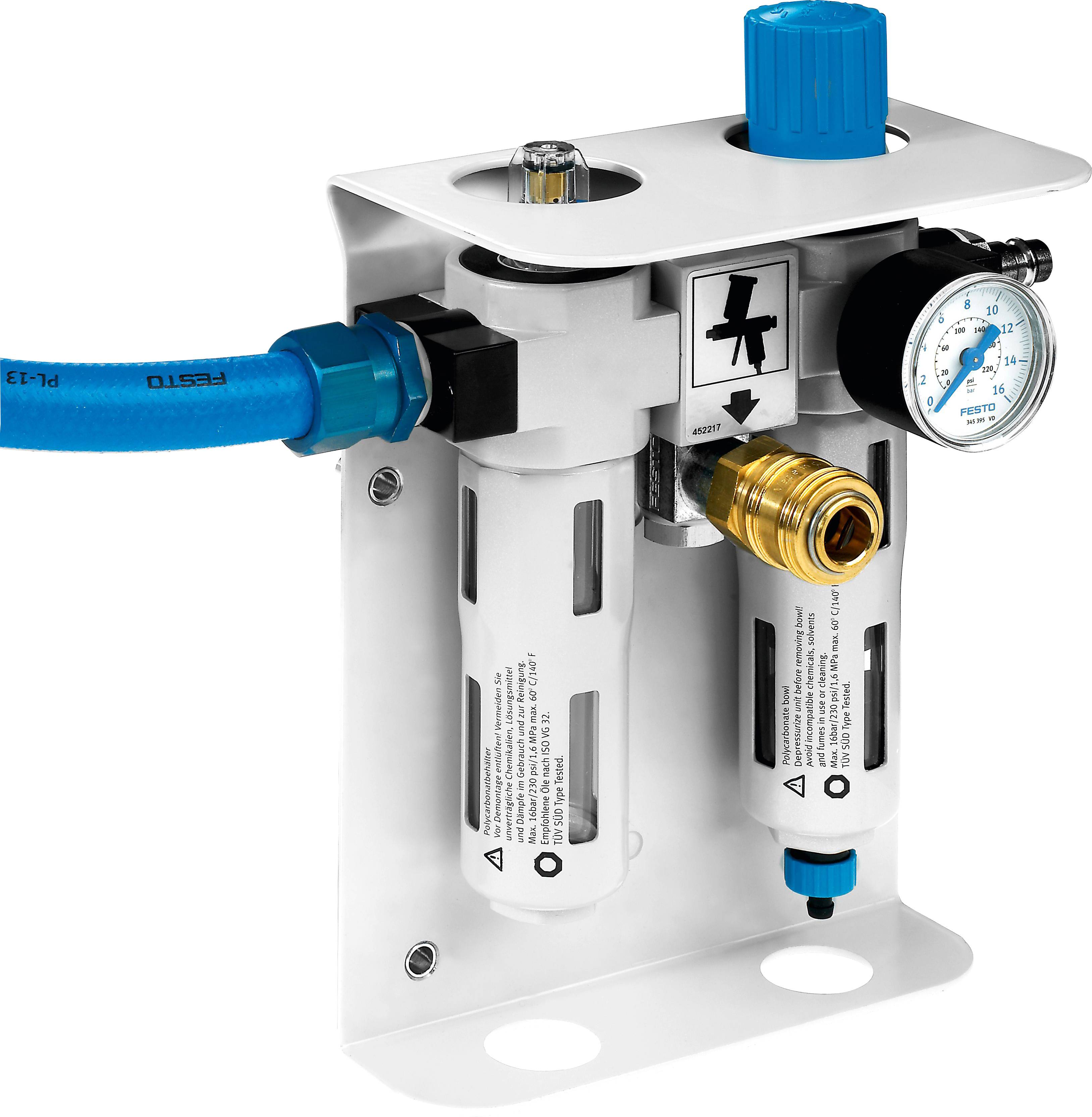 Doppelfilter-Luftregler mit Druckmanometer und Schlauch, auf einer Halterung montiert. Regelt den Luftdruck und filtert Verschmutzungen.