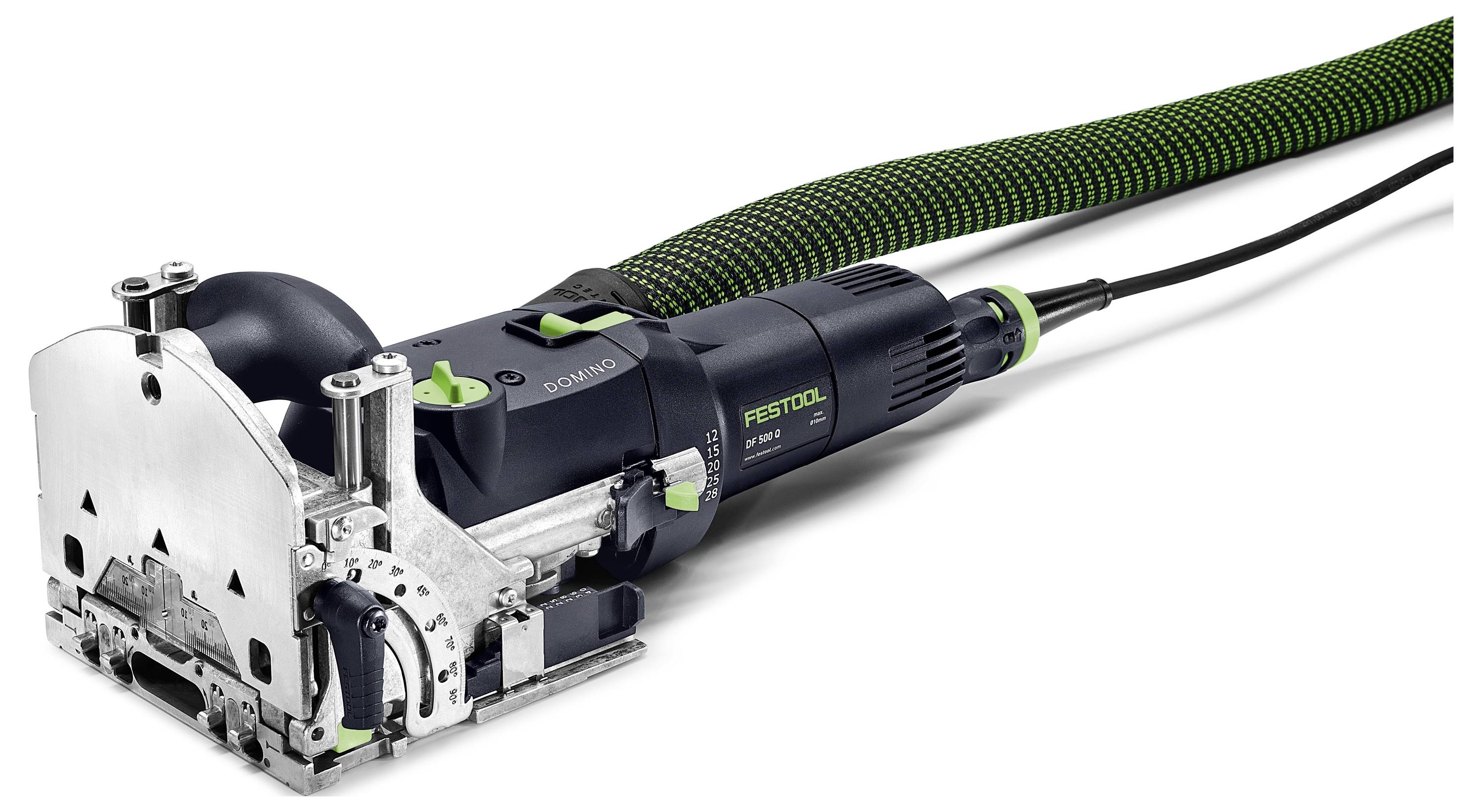 Un outil électrique portatif, la Festool Domino Jointer, montré avec un tuyau d'extraction de poussière vert attaché, utilisé pour créer des assemblages de précision.