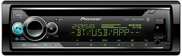 Autoradio affichant « 28:58 DT USB1 IPOD ». Les caractéristiques incluent un bouton de volume, un écran numérique et divers boutons de contrôle.