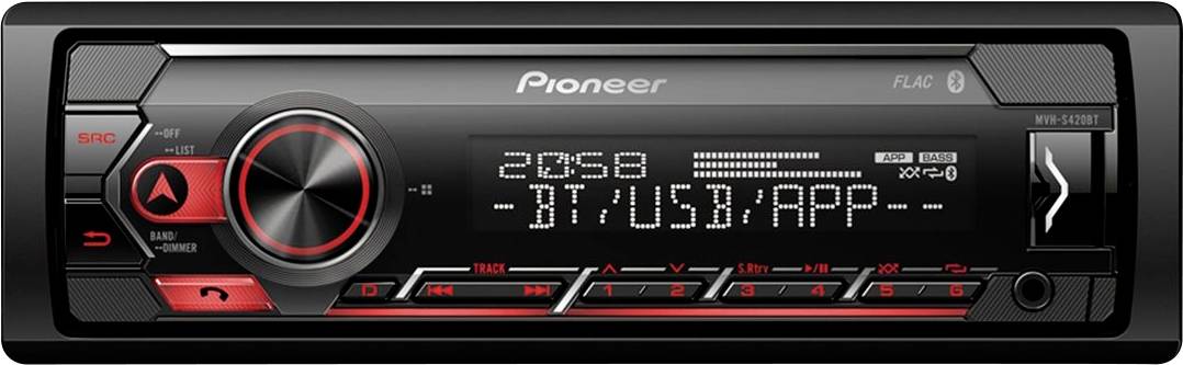 Interface de lecteur audio automobile affichant l'heure à '20:58' avec des options audio incluant 'BT', 'USB', 'APP'. L'écran et les boutons sont illuminés.