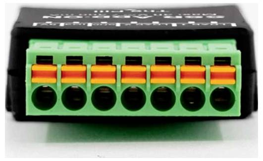 Câble industriel orange avec un connecteur à une extrémité et des fils dénudés à l'autre, utilisé pour la technologie d'automatisation.