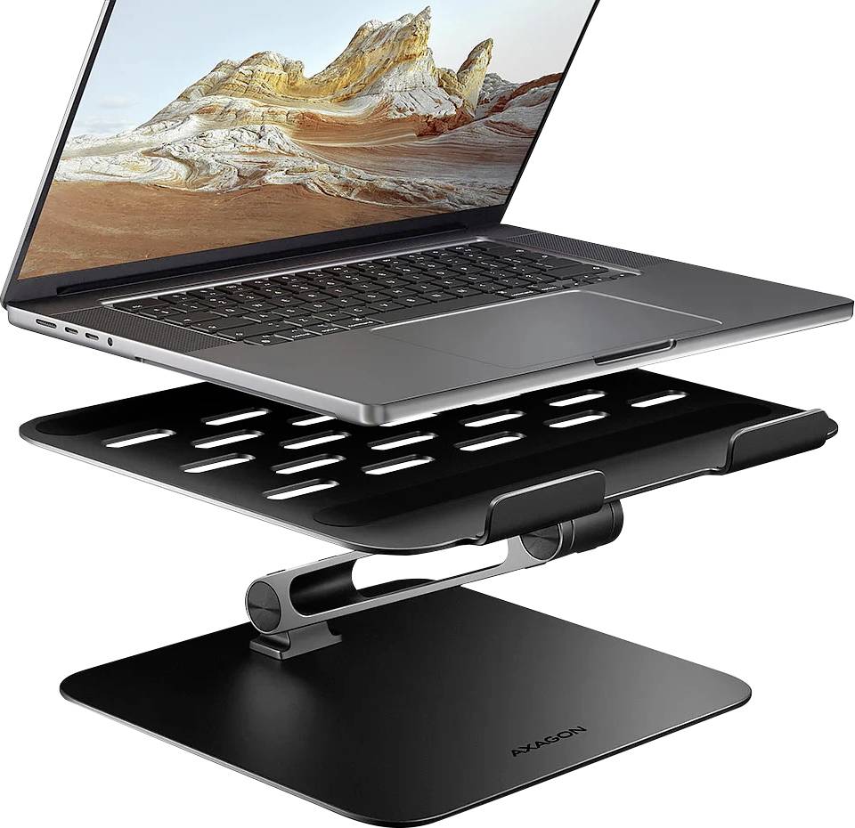 Un ordinateur portable sur un support métallique noir réglable. Le support dispose de fentes de refroidissement et d'une charnière pour l'ajustement de la hauteur, placé sur une base solide.
