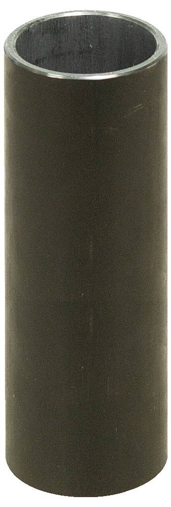 Un tuyau métallique cylindrique, debout verticalement, avec un extérieur lisse et foncé et une surface intérieure réfléchissante.