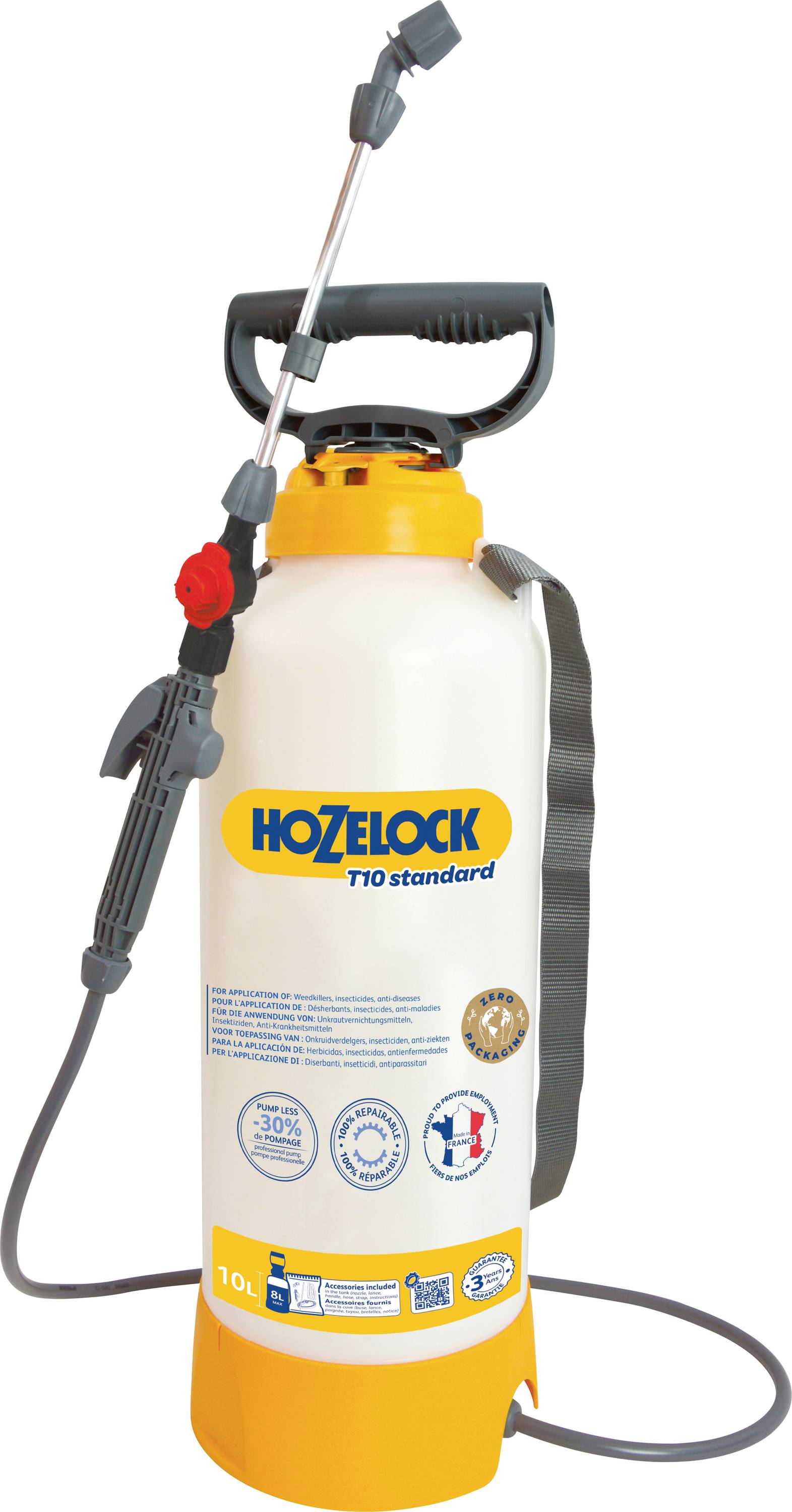 Un pulvérisateur de jardin blanc et jaune marqué « Hozelock » avec une poignée noire et un tuyau, doté d'une buse rouge et d'une sangle de transport.