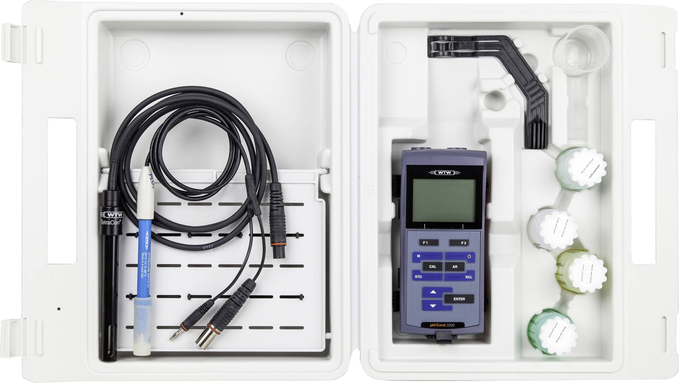 Un kit de test de qualité de l'eau portable avec un compteur numérique, des sondes et des solutions d'étalonnage organisés dans une mallette de transport blanche.