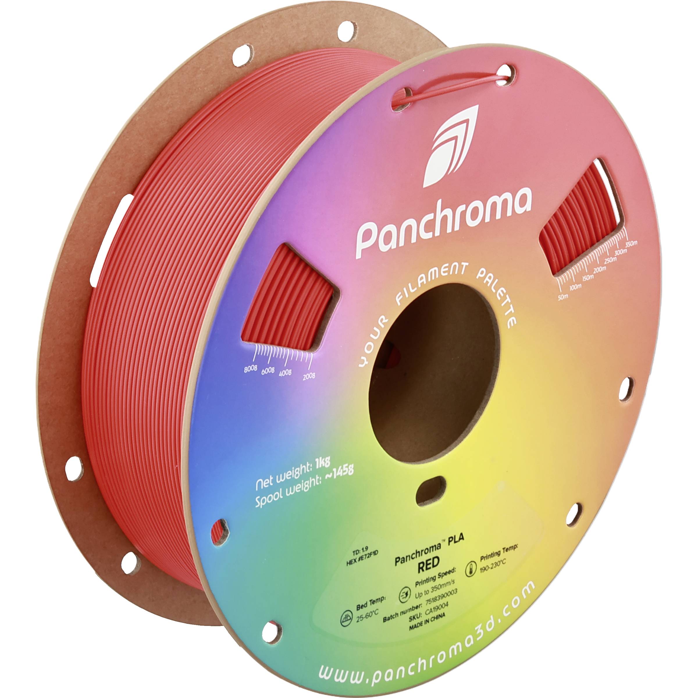 Bobine de filament d'imprimante 3D rouge étiquetée « Panchroma », affichée sur une bobine de produit colorée avec l'ouverture centrale visible.