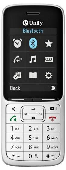 Un téléphone mobile affichant un menu avec des icônes pour horloge, Bluetooth, volume, calendrier et paramètres. Le clavier affiche les chiffres et les commandes de base.
