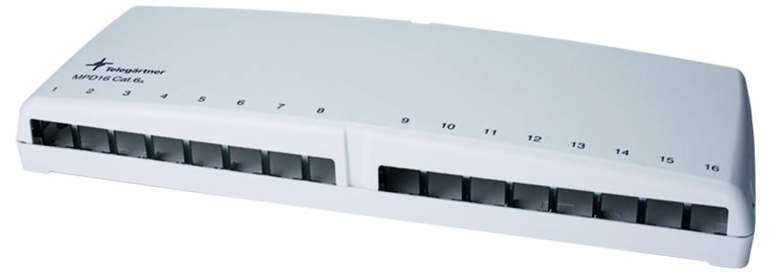 Commutateur Ethernet blanc à 16 ports montré en perspective, avec ports numérotés et voyants d'état sur le panneau avant.