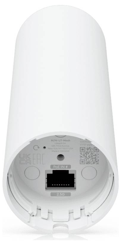 La image montre la vue de dessous d'un appareil électronique cylindrique blanc avec un port Ethernet, un code QR et des boutons de configuration.