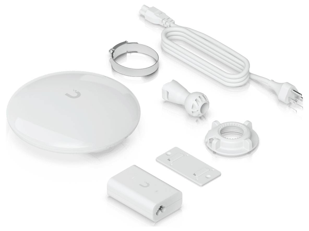 Un point d'accès sans fil blanc avec les accessoires incluant une pince, des supports de montage, un injecteur de courant et un câble sur un fond blanc.