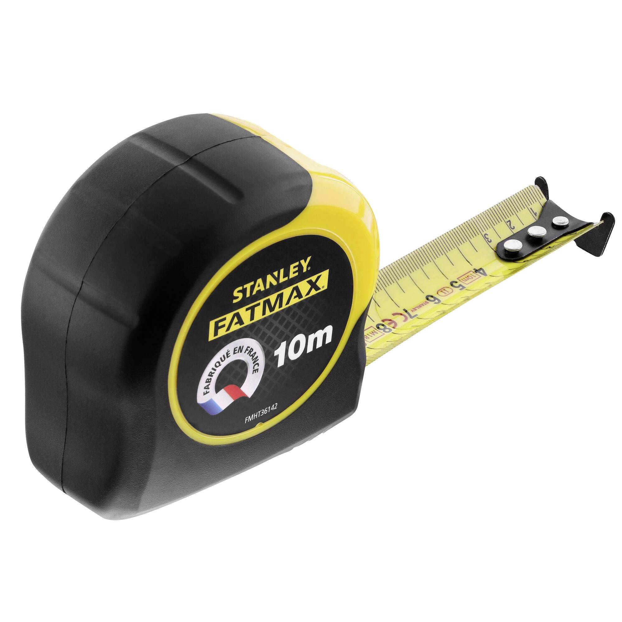 Un mètre à ruban Stanley FatMax noir et jaune avec une lame métallique de 10 m partiellement déroulée.