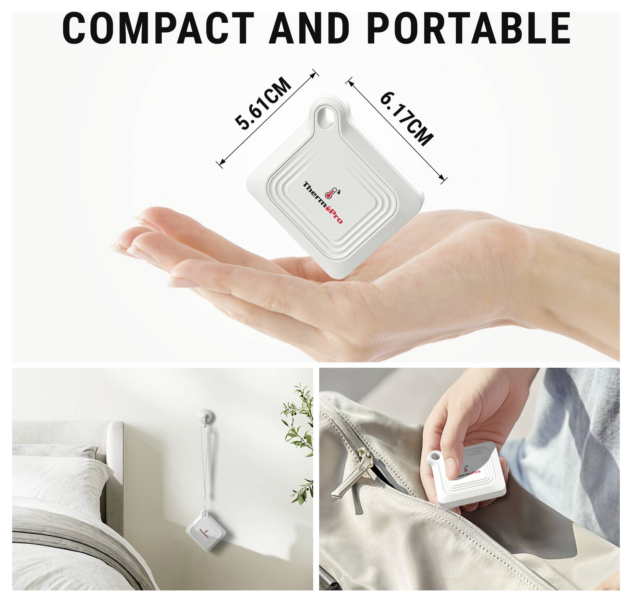 Image promotionnelle montrant un petit suivi portable de forme carrée, 5,61 cm par 6,17 cm, tenant dans une main et s'attachant à un sac ou un mur pour un port facile ou un suivi.