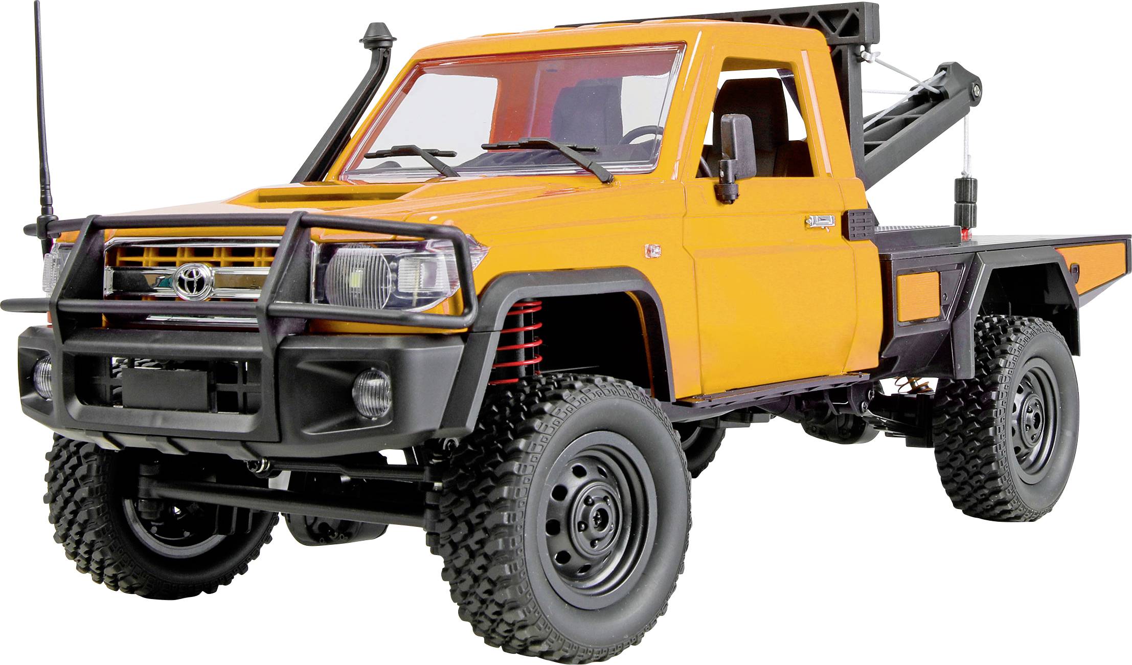 Camion de cours orange tout-terrain avec une barre pare-buffle noire et une suspension surélevée, montré en vue de profil sur un fond blanc.