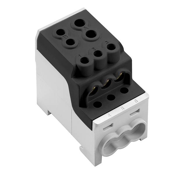 Bloc de bornes de connecteur électrique noir et argenté avec plusieurs ports circulaires et une entrée de câble frontale, présenté isolé sur fond blanc.