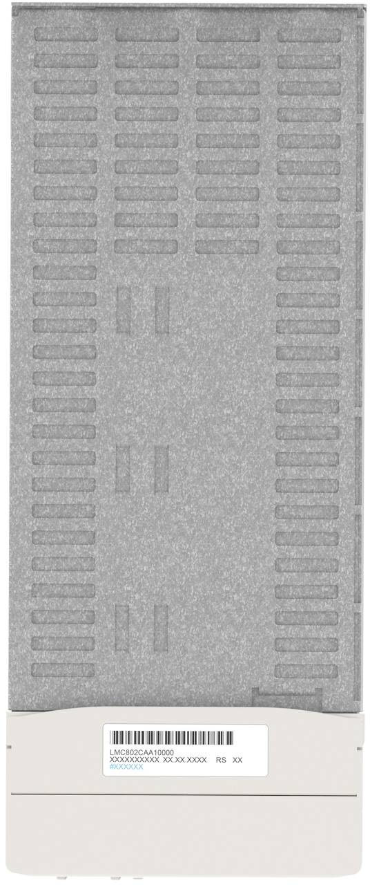Rückansicht eines silbernen Desktop-Computer-Gehäuses mit Lüftungsschlitzen und einem Barcode-Etikett in der Nähe des unteren Bereichs.