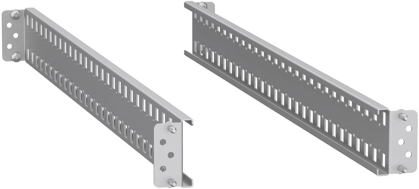 Zwei Metall-Server-Rack-Kabelmanagement-Paneele mit Reihen von Schlitzen und Montageklammern, gezeigt in angewinkelten Produktansichten auf weißem Hintergrund.