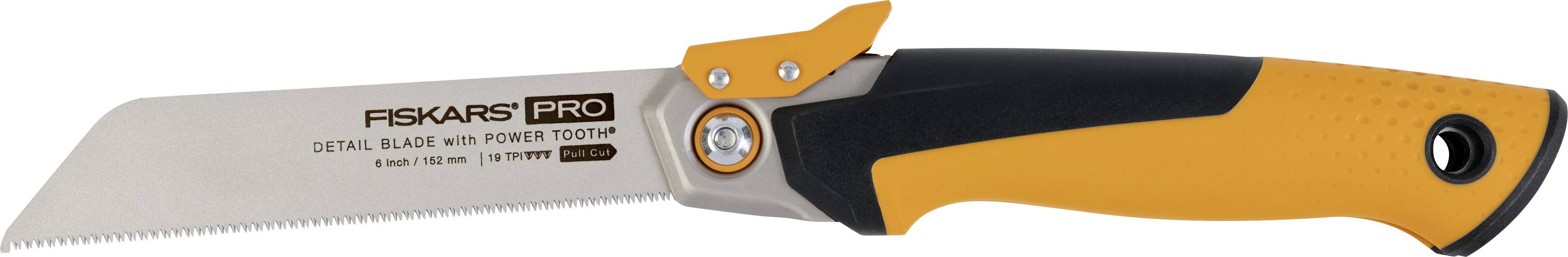 Couteau utilitaire pliant Fiskars Pro orange et noir avec une lame dentelée partiellement dépliée, montré en vue latérale avec l'étiquette « Fiskars Pro » sur la lame.
