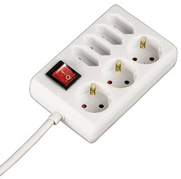 Bloc d'alimentation blanc avec trois prises rondes, trois ports USB et un interrupteur marche/arrêt rouge ; cordon d'alimentation attaché.