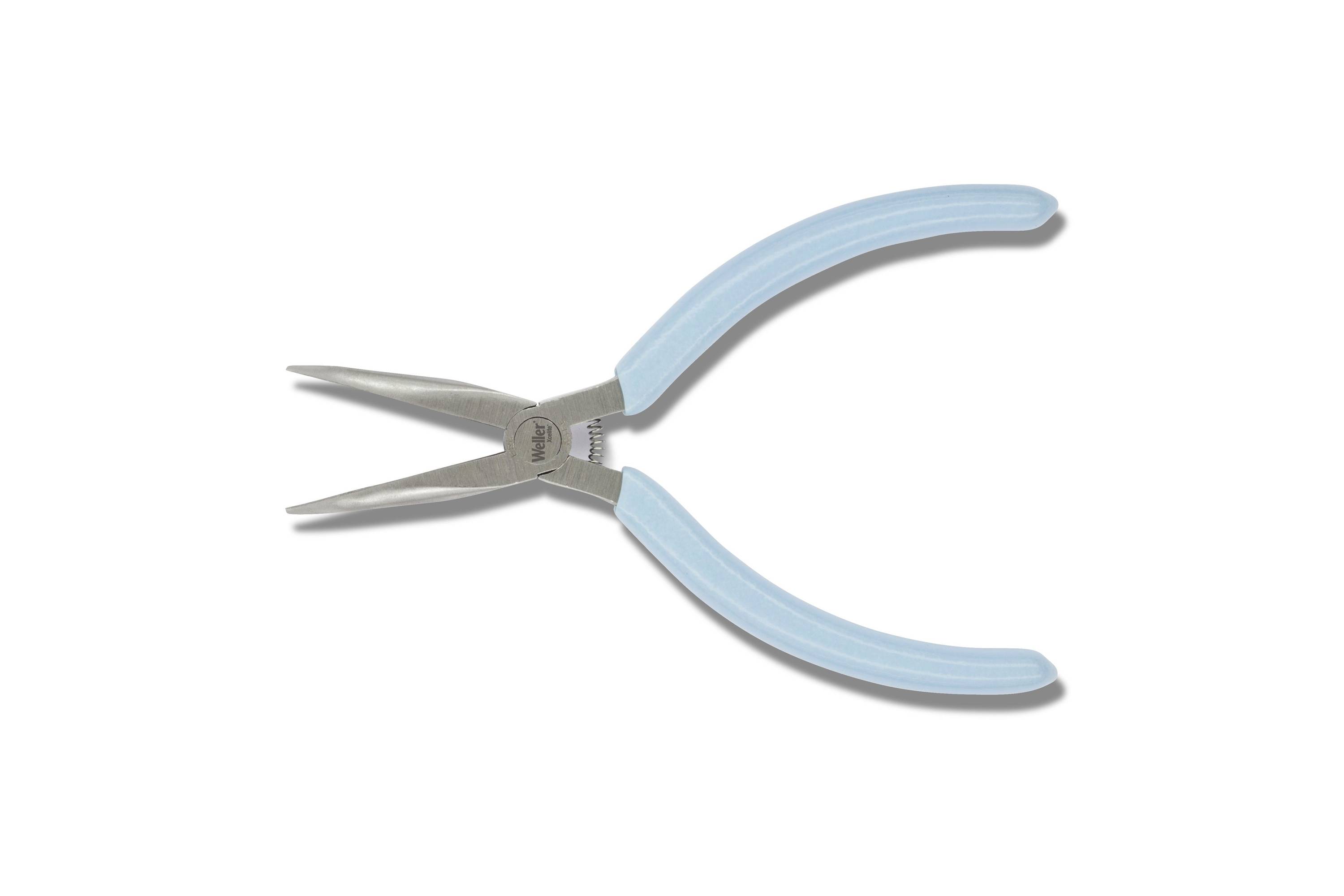 Une paire de pinces avec des poignées bleu clair et des mâchoires pointues en argent sur un fond blanc.