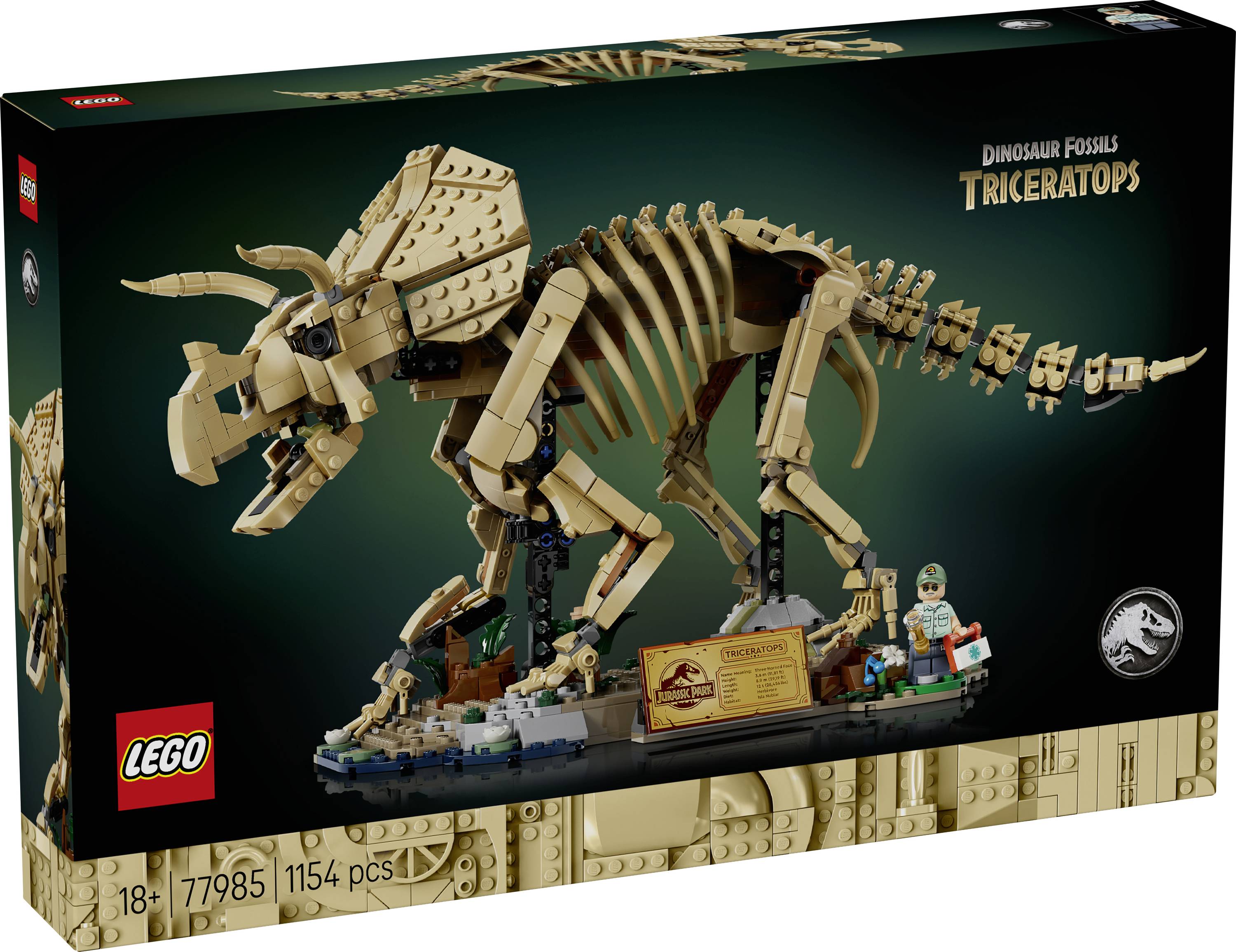 Boîte du set LEGO Dinosaur Fossils Triceratops montrant un modèle de squelette couleur tan avec socle d'exposition pour minifigurine, étiqueté 18+ et 1154 pièces.