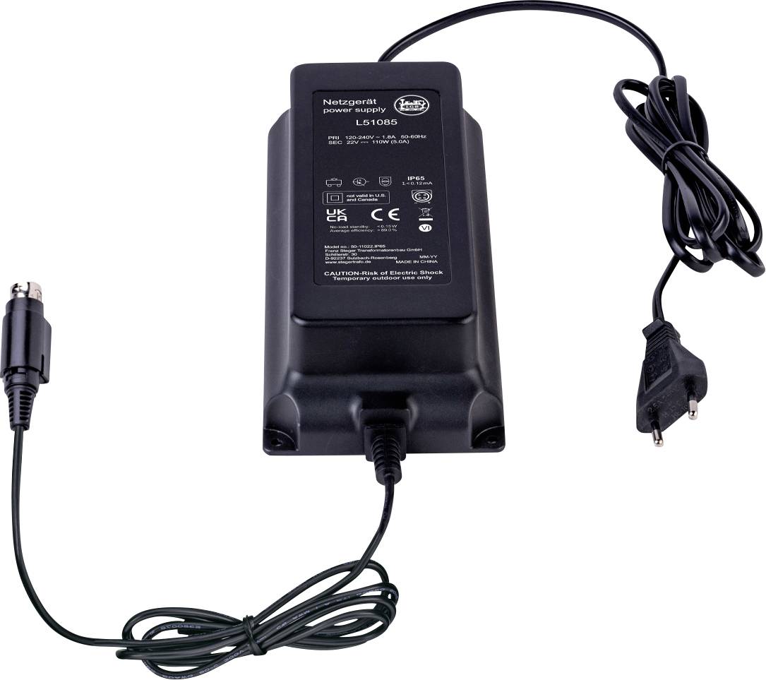 Adaptateur d'alimentation noir avec câbles et connecteurs attachés, présenté sur un fond blanc.