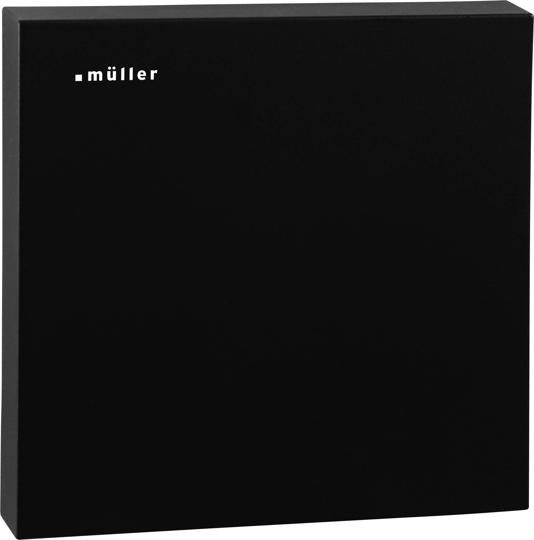 Boîte ou emballage de marque Black Müller avec une finition mate unie.