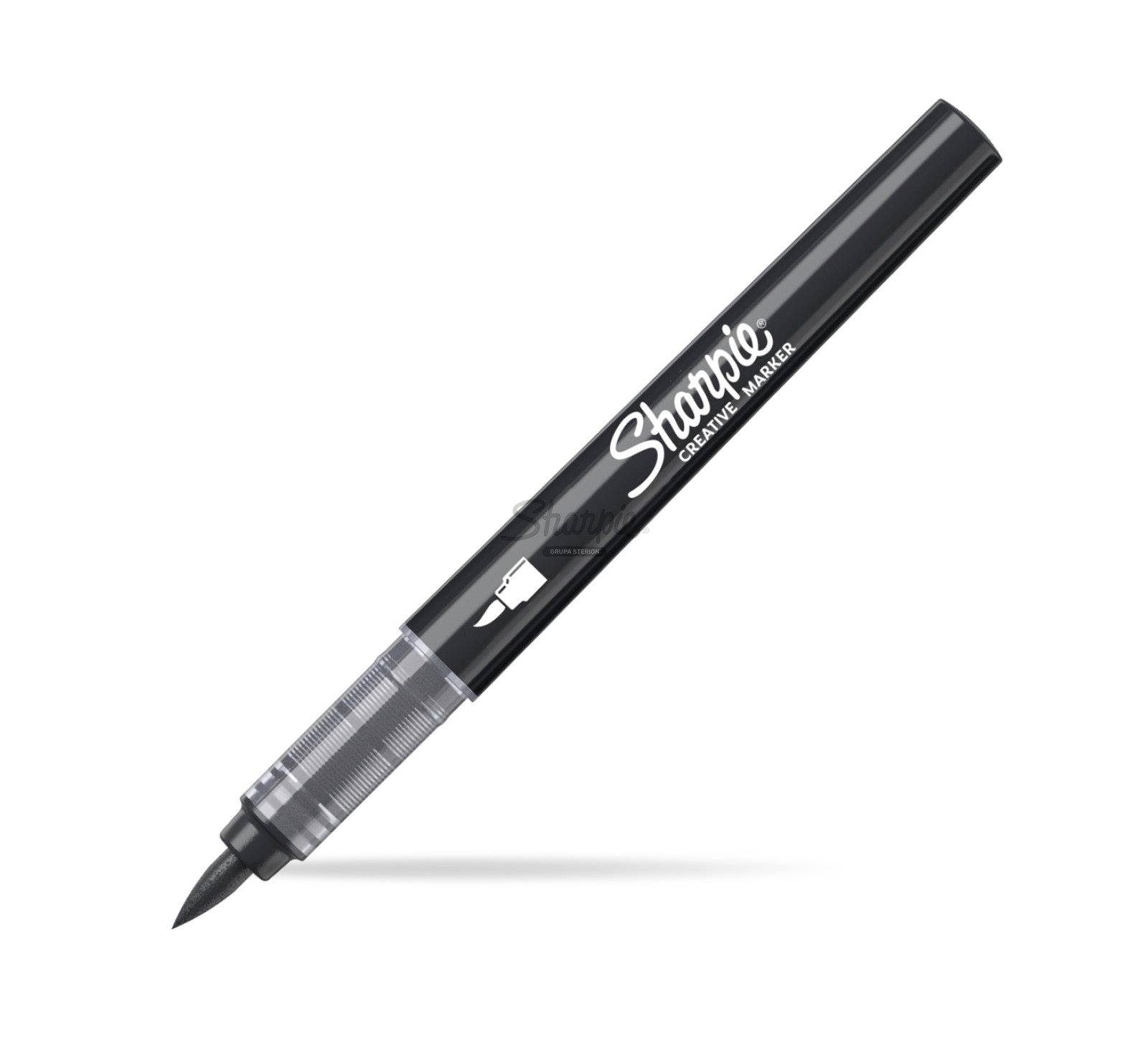 Marqueur Black Sharpie avec capuchon, présenté en diagonale sur un fond blanc.
