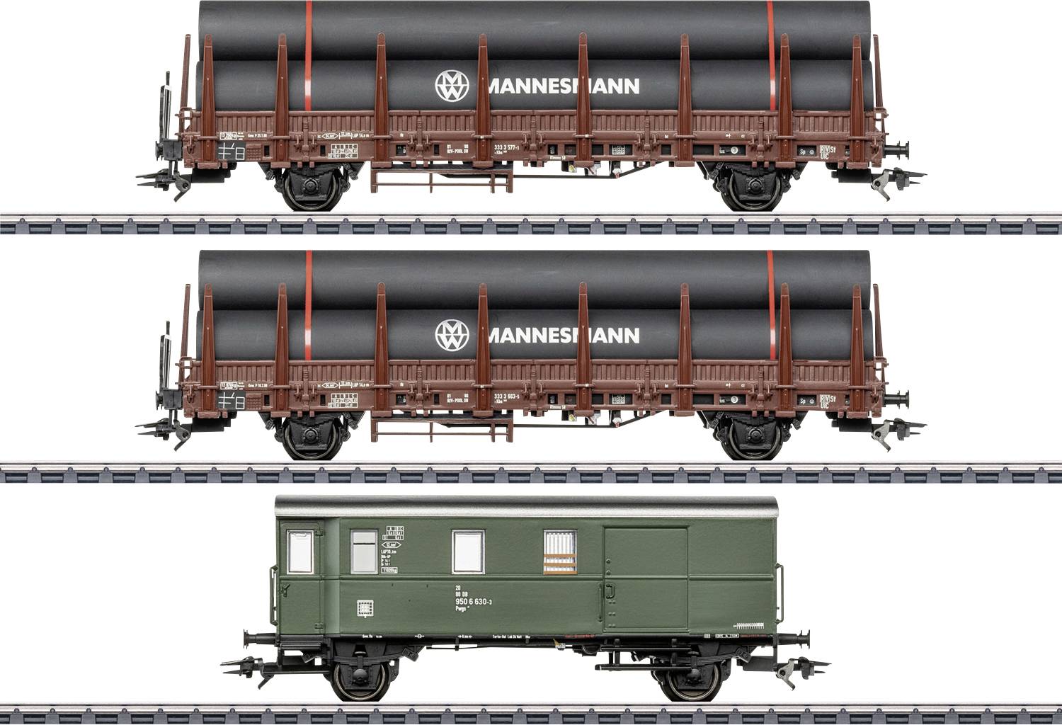 Trois wagons de fret ferroviaires montrés en vue latérale : deux wagons couverts marron identiques étiquetés « HANNESMANN » au-dessus d'un fourgon vert fermé en dessous.