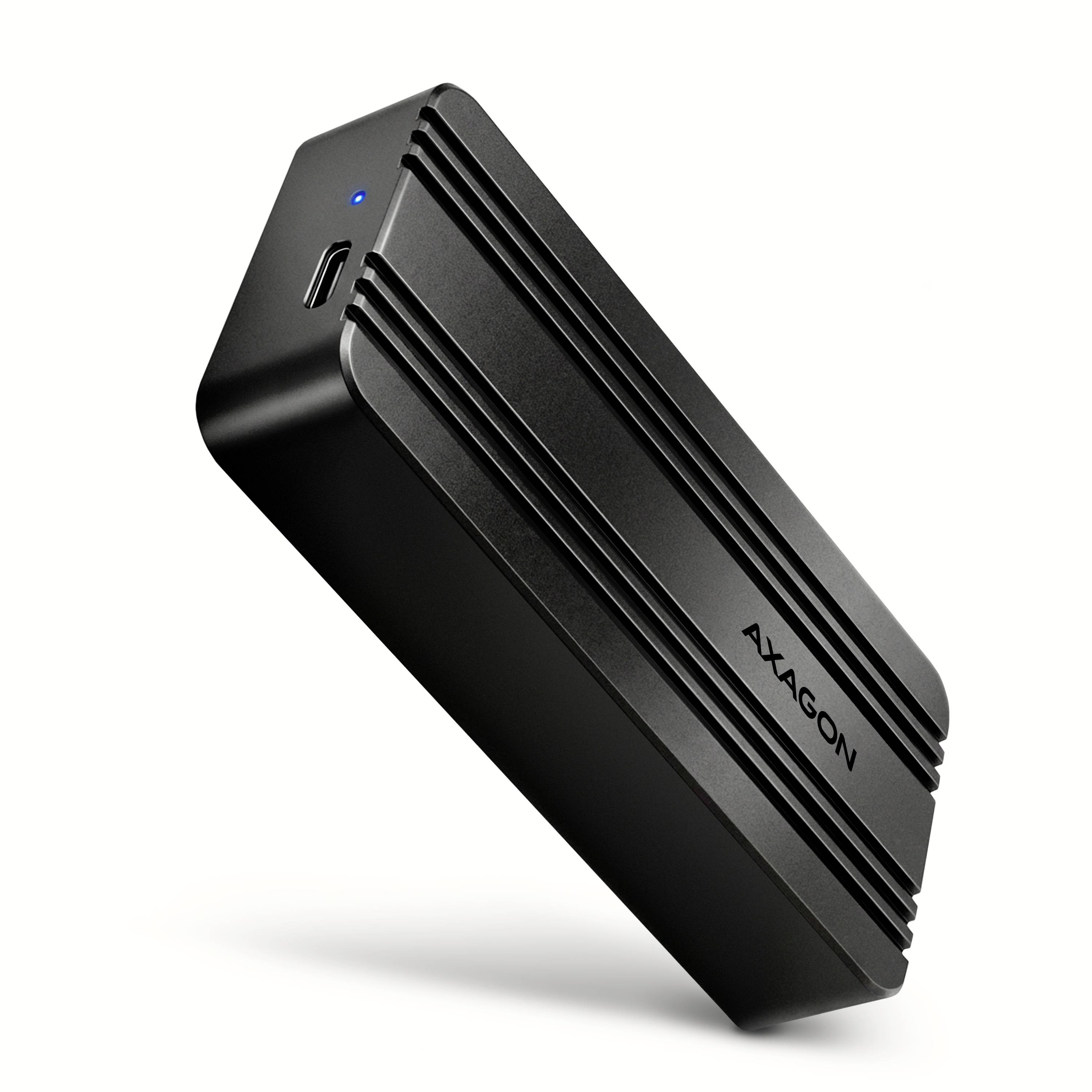Boîtier de lecteur externe AXAGON noir avec LED de statut bleue et port USB-C, présenté en vue de produit en angle sur fond blanc.