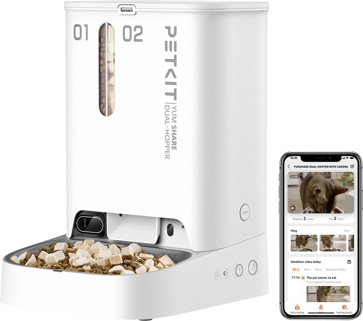 Distributeur automatique de nourriture pour animaux étiqueté « 01 » et « 02 » dispensant de la nourriture sèche, avec une application smartphone affichant une vue caméra d'un animal de compagnie et un calendrier d'alimentation.