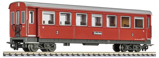 Voiture de passagers rouge sur les rails, vue de côté, avec le numéro 2 et les lettres « Zillertalbahn ».