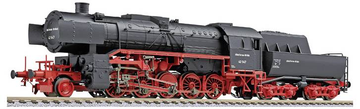 Vue de côté d'une locomotive à vapeur noire avec des roues rouges et un châssis rouge, présentée sur un fond blanc.