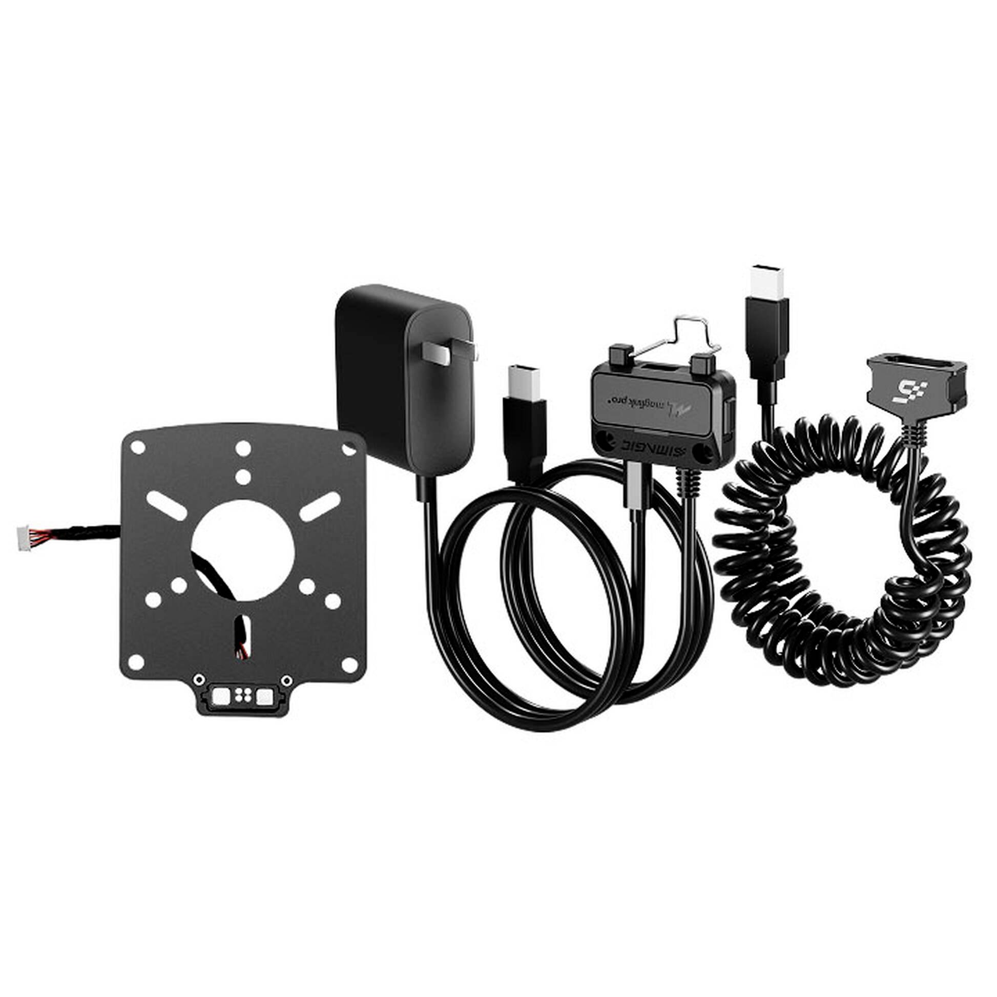 Plaque de montage noire et plusieurs câbles USB-C connectés et enroulés avec des adaptateurs, présentés sous la forme d'une trousse d'accessoires pour appareils sur un fond blanc.