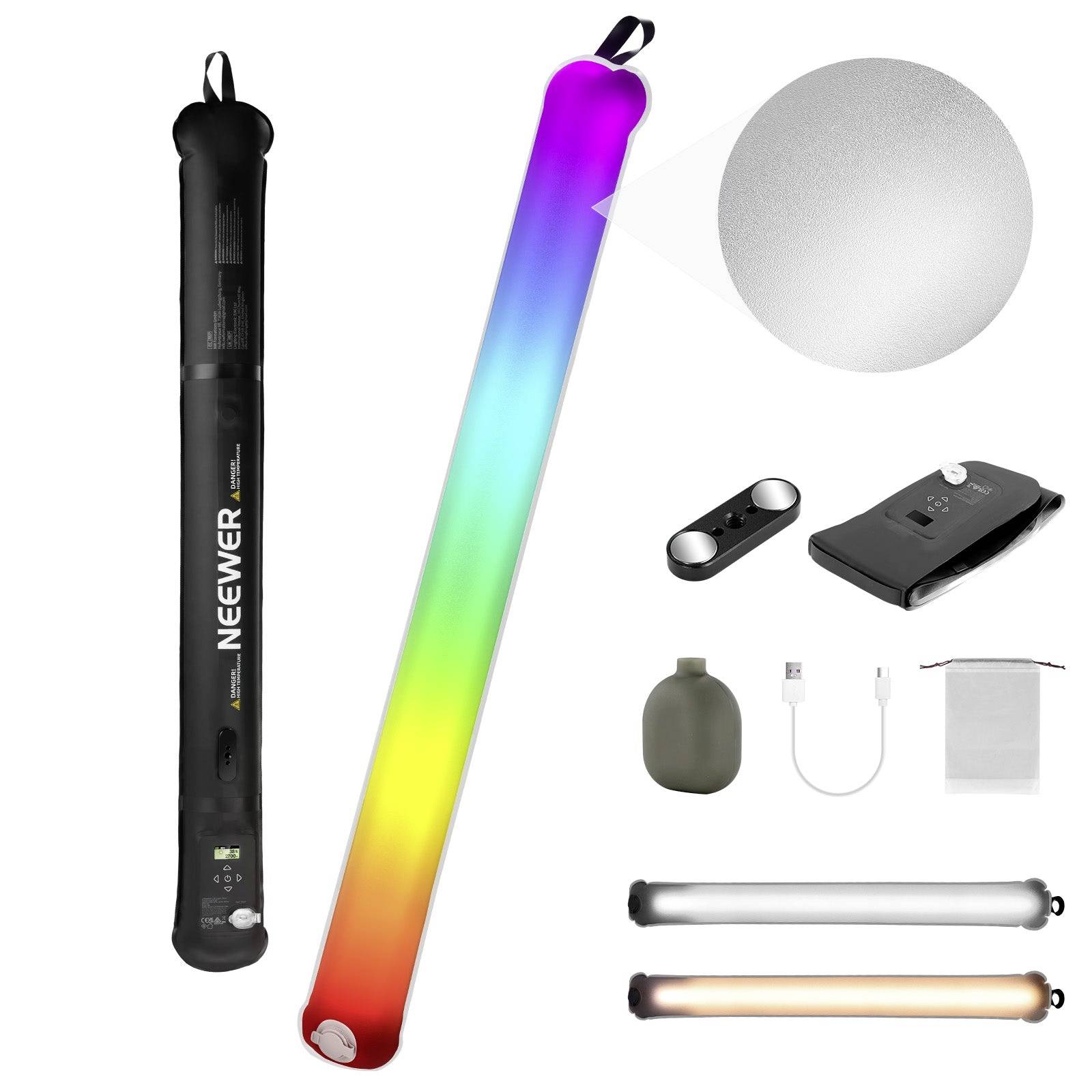 Image de produit d'un kit de barre lumineuse LED RGB Neewer avec sac de transport, panneau diffuseur, télécommande, batterie, câble d'alimentation et deux barres lumineuses présentées dans différentes couleurs et modes.