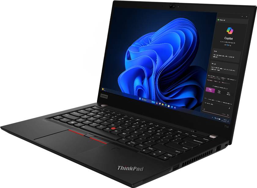Un ordinateur portable Lenovo ThinkPad avec Windows 11 ouvert, affichant le fond d'écran bleu abstrait et un panneau latéral Copilot sur l'écran.
