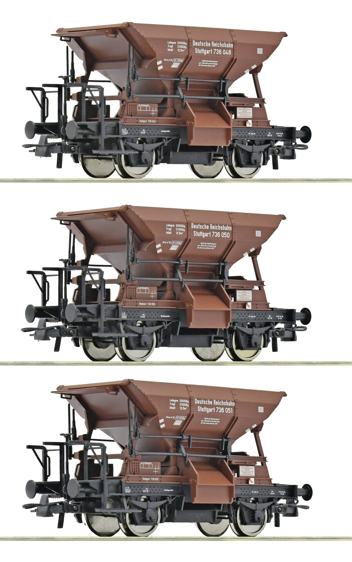 Trois wagons-citernes de fret sauteurs bruns similaires affichés empilés verticalement sur un fond blanc, chacun avec un châssis et des roues noirs.