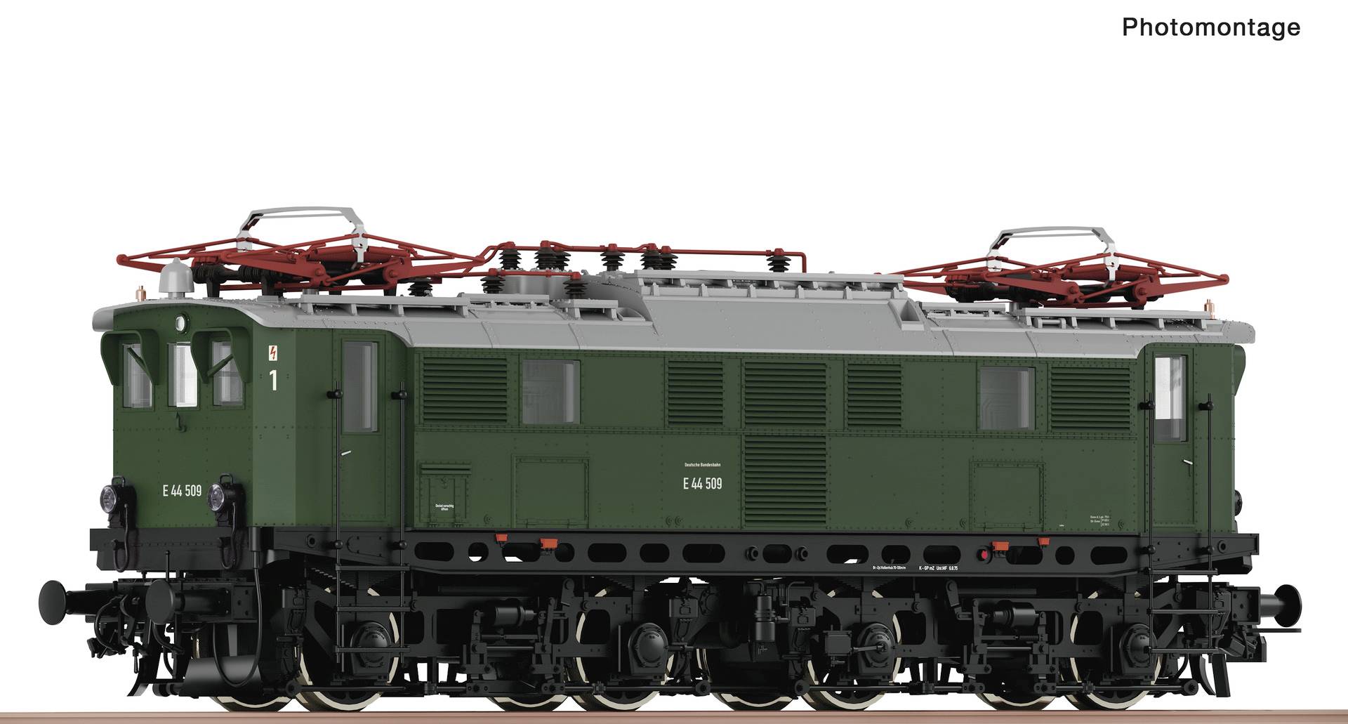 Photomontage d'une locomotive électrique verte avec des équipements de toit rouges et des roues noires, présentée en vue de profil sur un fond blanc.
