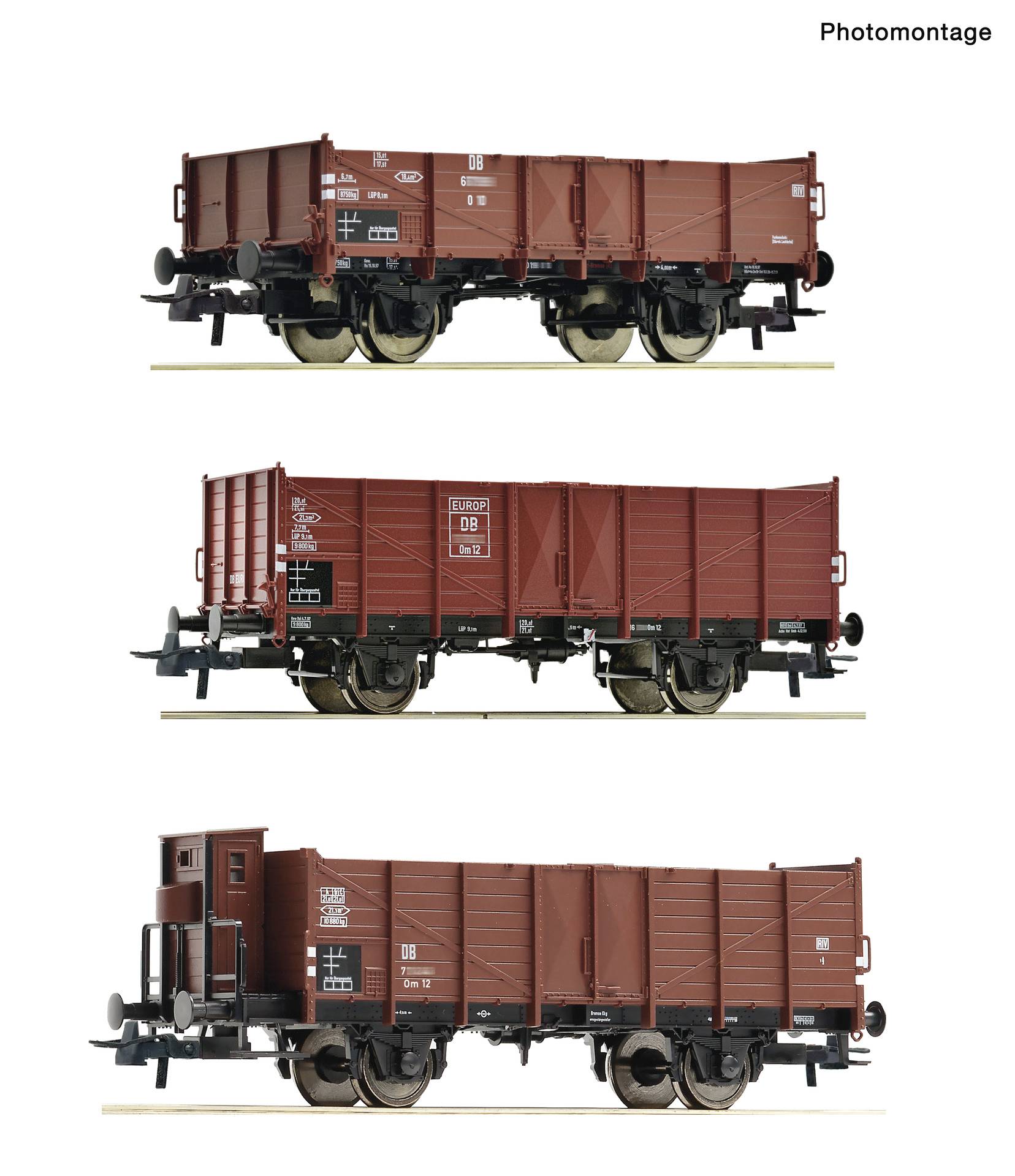 Photomontage montrant trois vues latérales de wagons de fret ferroviaires rouges de designs différents, chacun isolé sur un fond blanc.