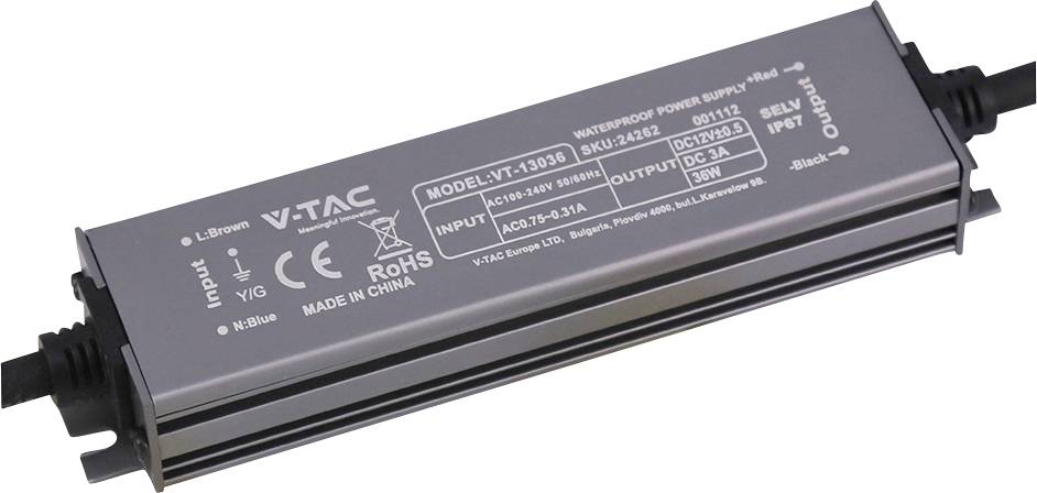 Module d'alimentation Black V-TAC LED avec spécifications d'entrée/sortie imprimées sur le boîtier et câbles attachés aux deux extrémités.