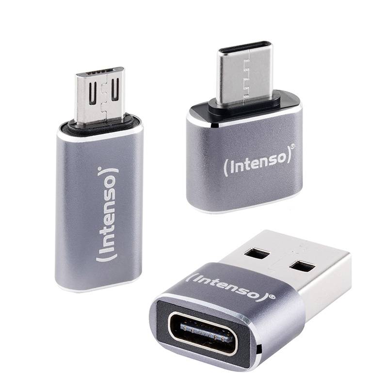 Trois adaptateurs/convertisseurs USB Intenso sur fond blanc : deux connecteurs mâles USB-C et un adaptateur mâle USB-A vers femelle USB-C.