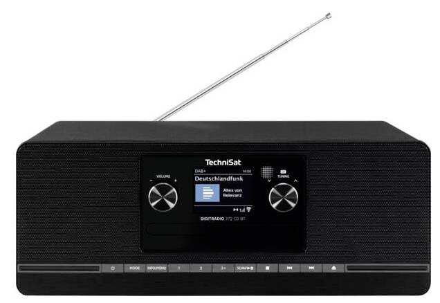 Radio TechniSat noir avec antenne extensible et écran central affichant les informations de la station Deutschlandfunk.