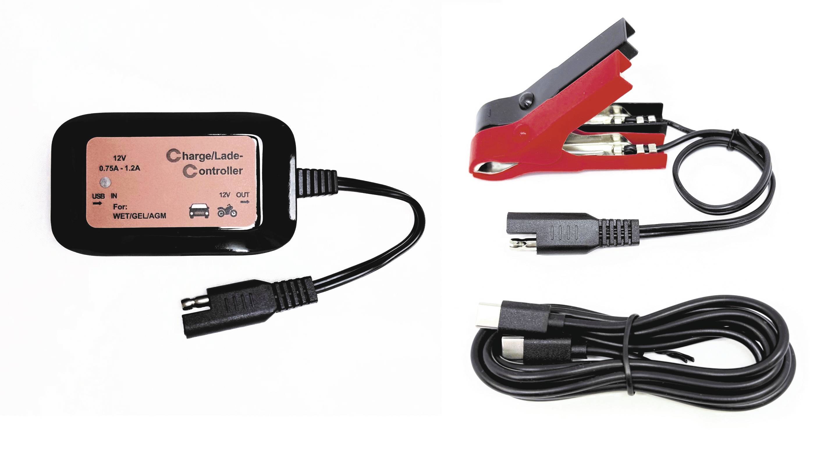 Chargeur/contrôleur de batterie 12V avec ensemble de câbles, pinces de démarrage rouge et noir, et cordon d'alimentation enroulé sur fond blanc