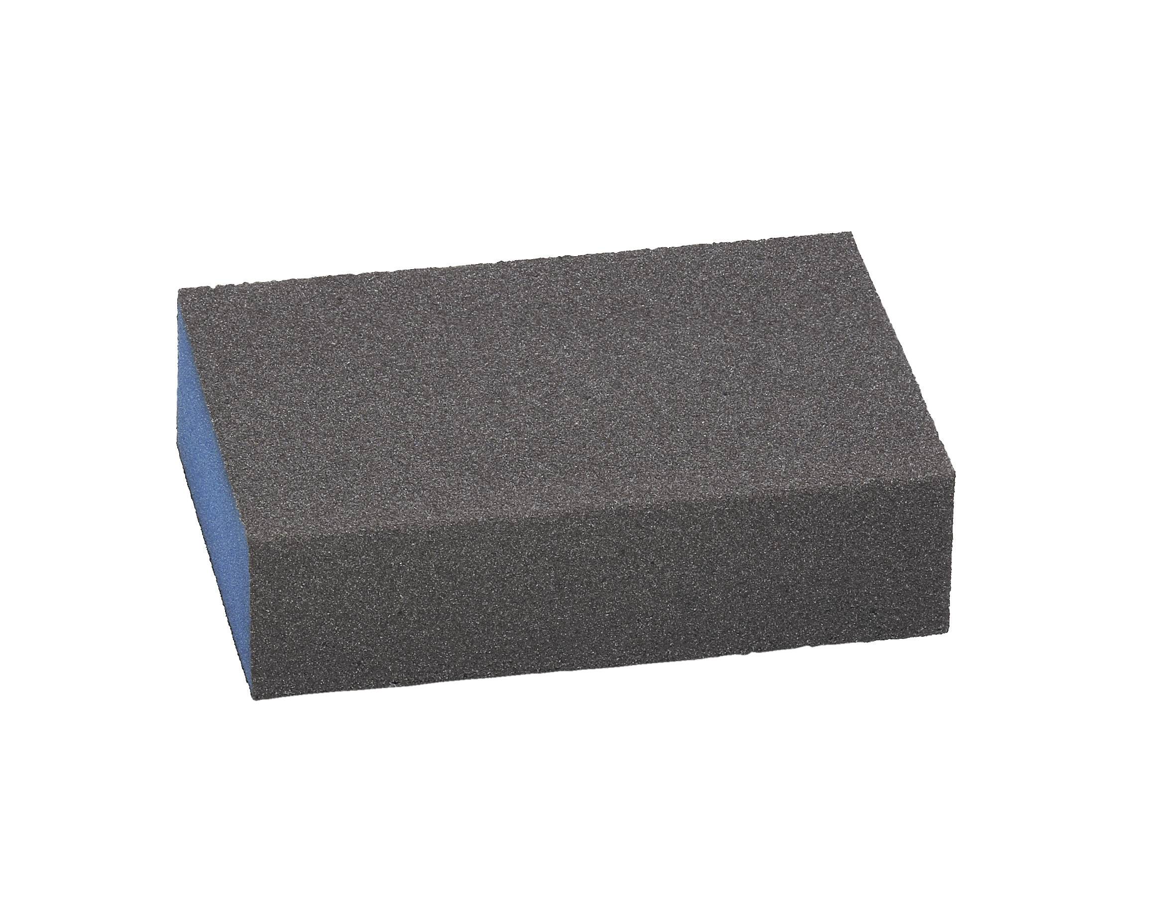 Un tampon éponge rectangulaire en matériau gris foncé, positionné horizontalement, sur un fond blanc.