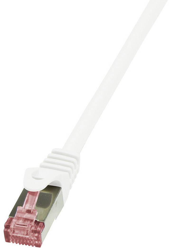 Un câble réseau blanc avec un connecteur RJ45 rouge, utilisé pour les connexions Ethernet dans les réseaux informatiques.