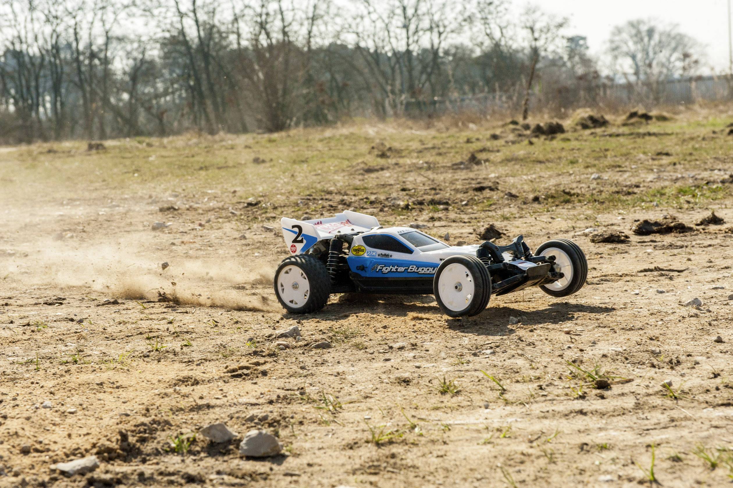 Buggy électrique Tamiya Neo Fighter brushed propulsion arrière kit à monter 1:10