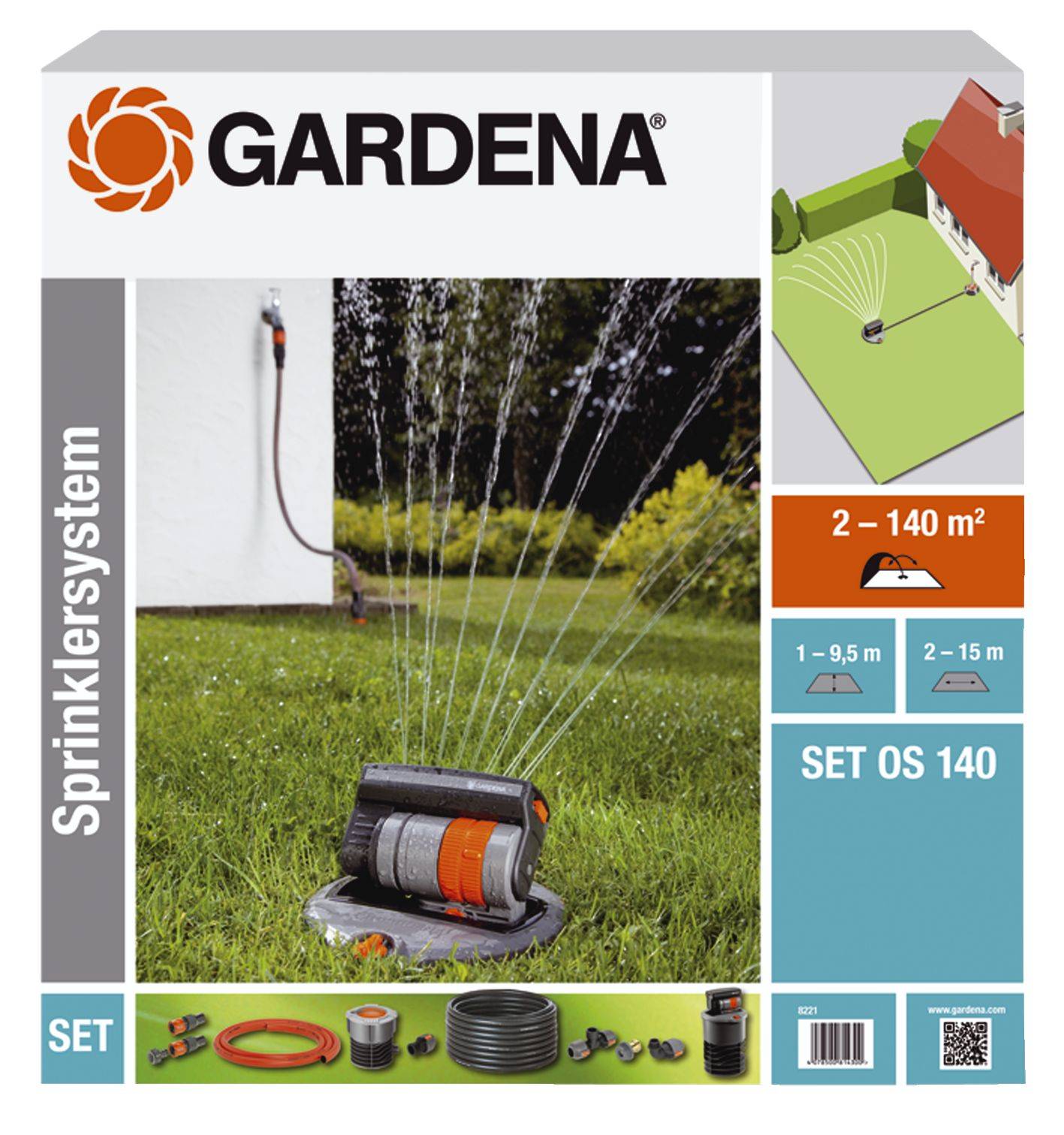 Ensemble de système d'arrosage de Gardena pour l'irrigation de surfaces jusqu'à 140 m². Comprend des asperseurs, des tuyaux et des raccords, présenté devant une maison.