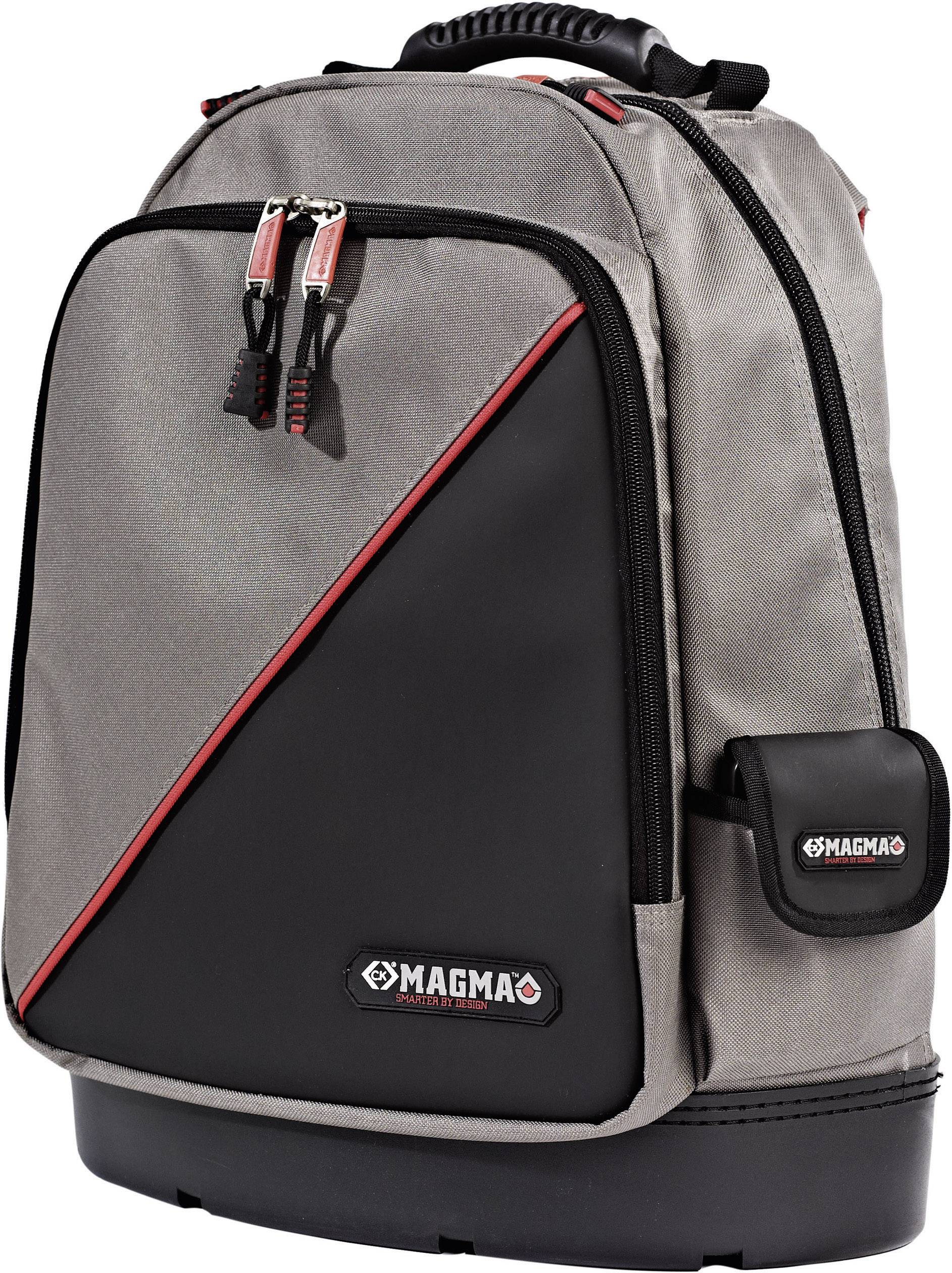 Sac à dos gris de Magma avec plusieurs compartiments et des accents noirs et rouges, adapté au transport d'équipement de DJ.