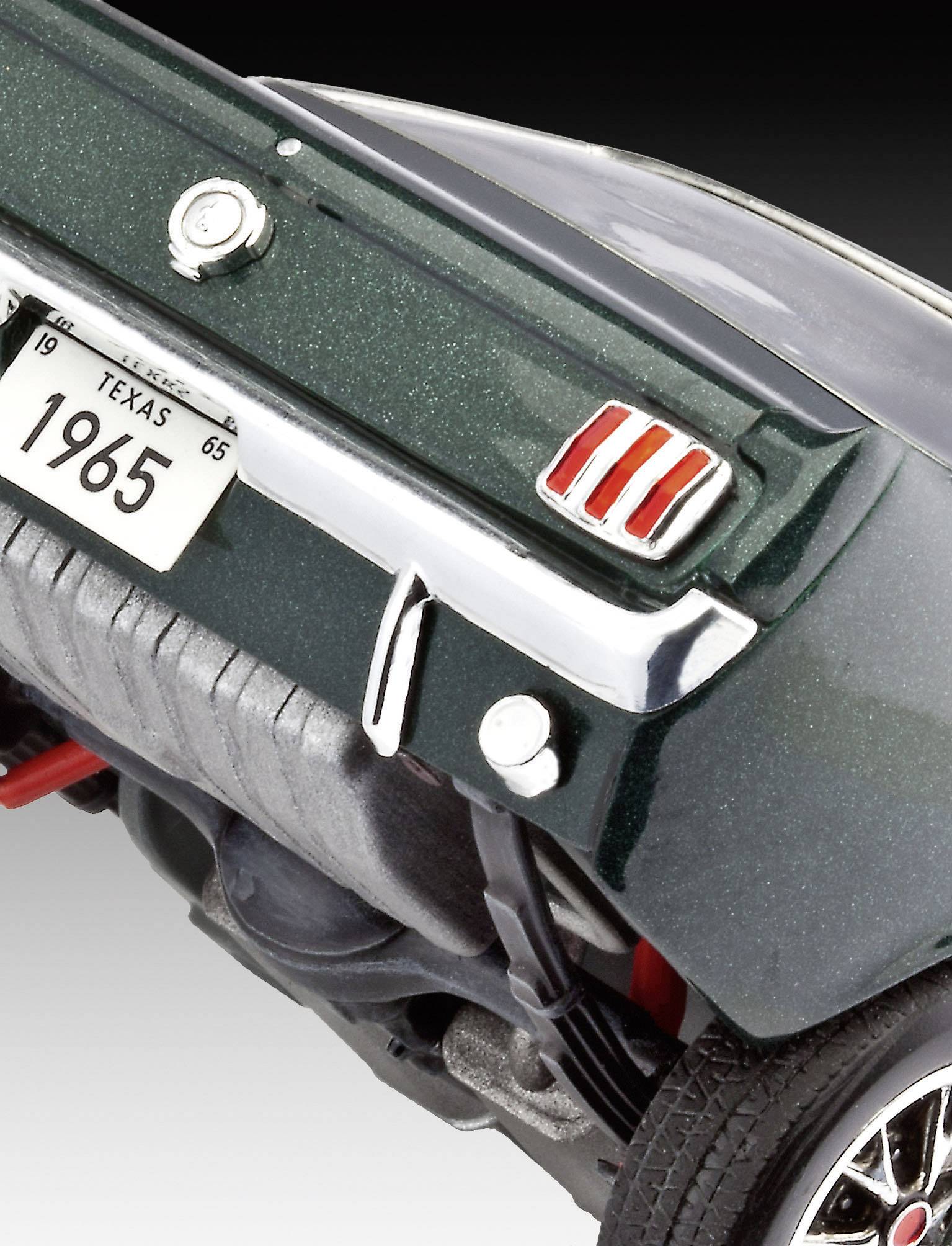 Maquette de voiture Revell 07065 1965 Ford Mustang 2 + 2 Fastback 1:24